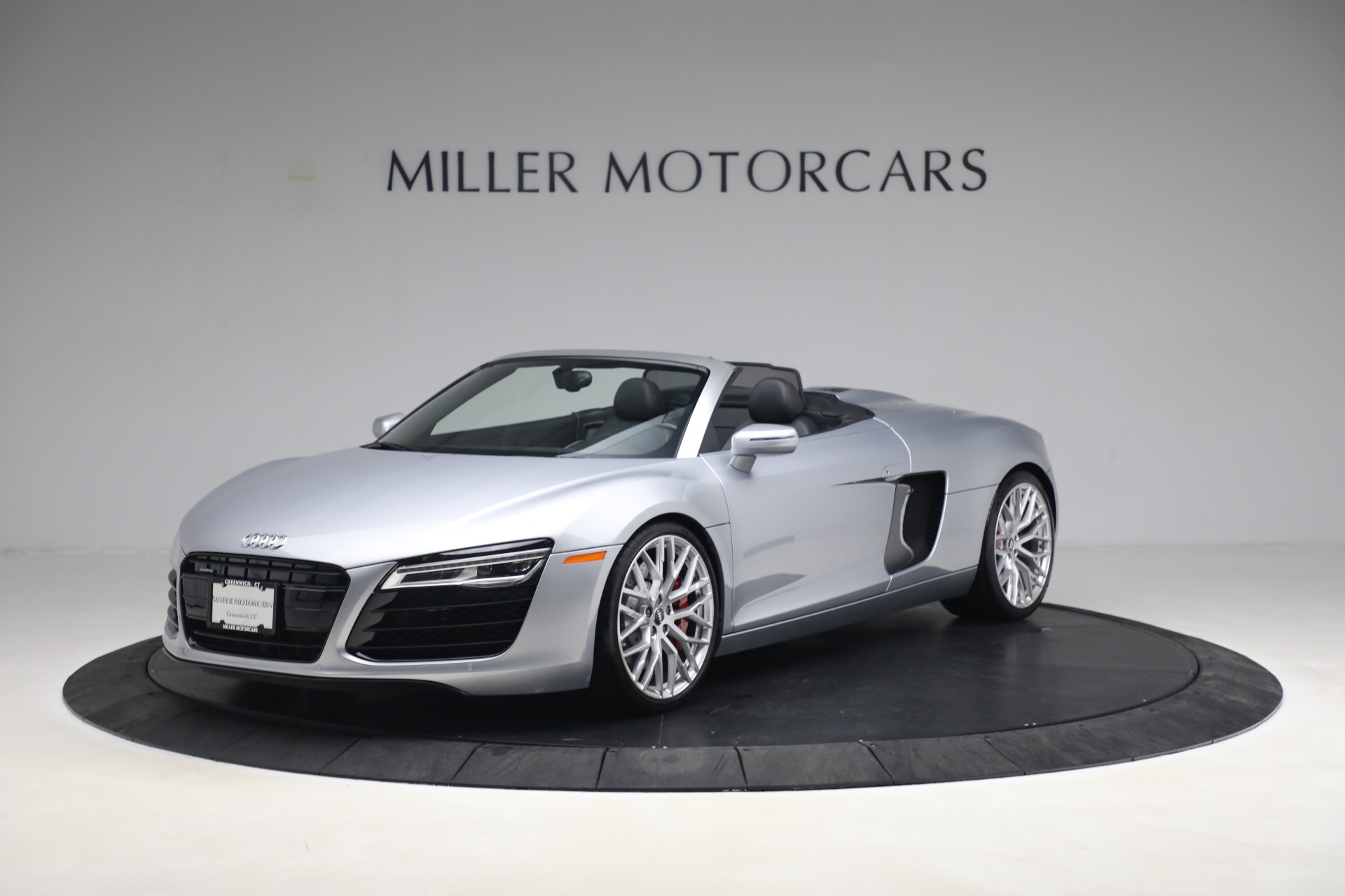 Used 2015 Audi R8 4.2 quattro Spyder for sale $149,900 at Maserati of Westport in Westport CT 06880 1
