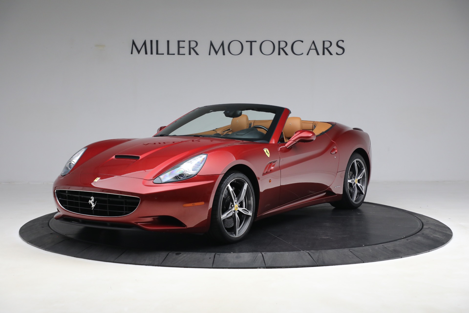Used 2014 Ferrari California for sale $136,900 at Maserati of Westport in Westport CT 06880 1