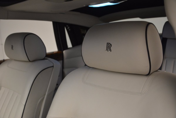 Used 2011 Rolls-Royce Phantom for sale Sold at Maserati of Westport in Westport CT 06880 12