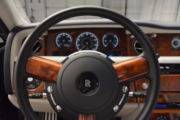 Used 2011 Rolls-Royce Phantom for sale Sold at Maserati of Westport in Westport CT 06880 13