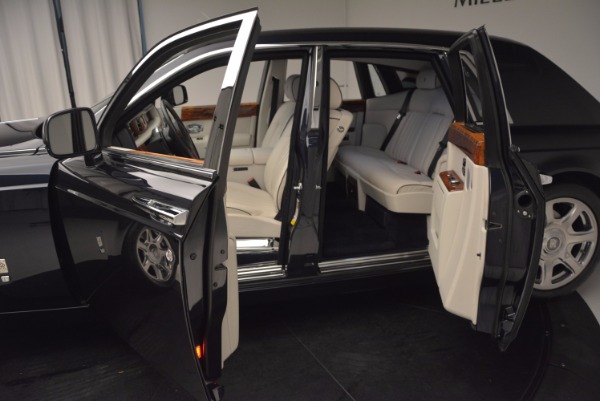 Used 2011 Rolls-Royce Phantom for sale Sold at Maserati of Westport in Westport CT 06880 5