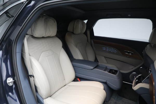 Used 2023 Bentley Bentayga EWB Azure V8 for sale $267,900 at Maserati of Westport in Westport CT 06880 24