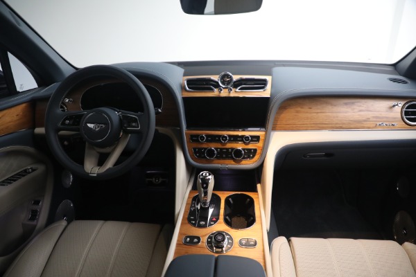 Used 2023 Bentley Bentayga EWB Azure V8 for sale $267,900 at Maserati of Westport in Westport CT 06880 25