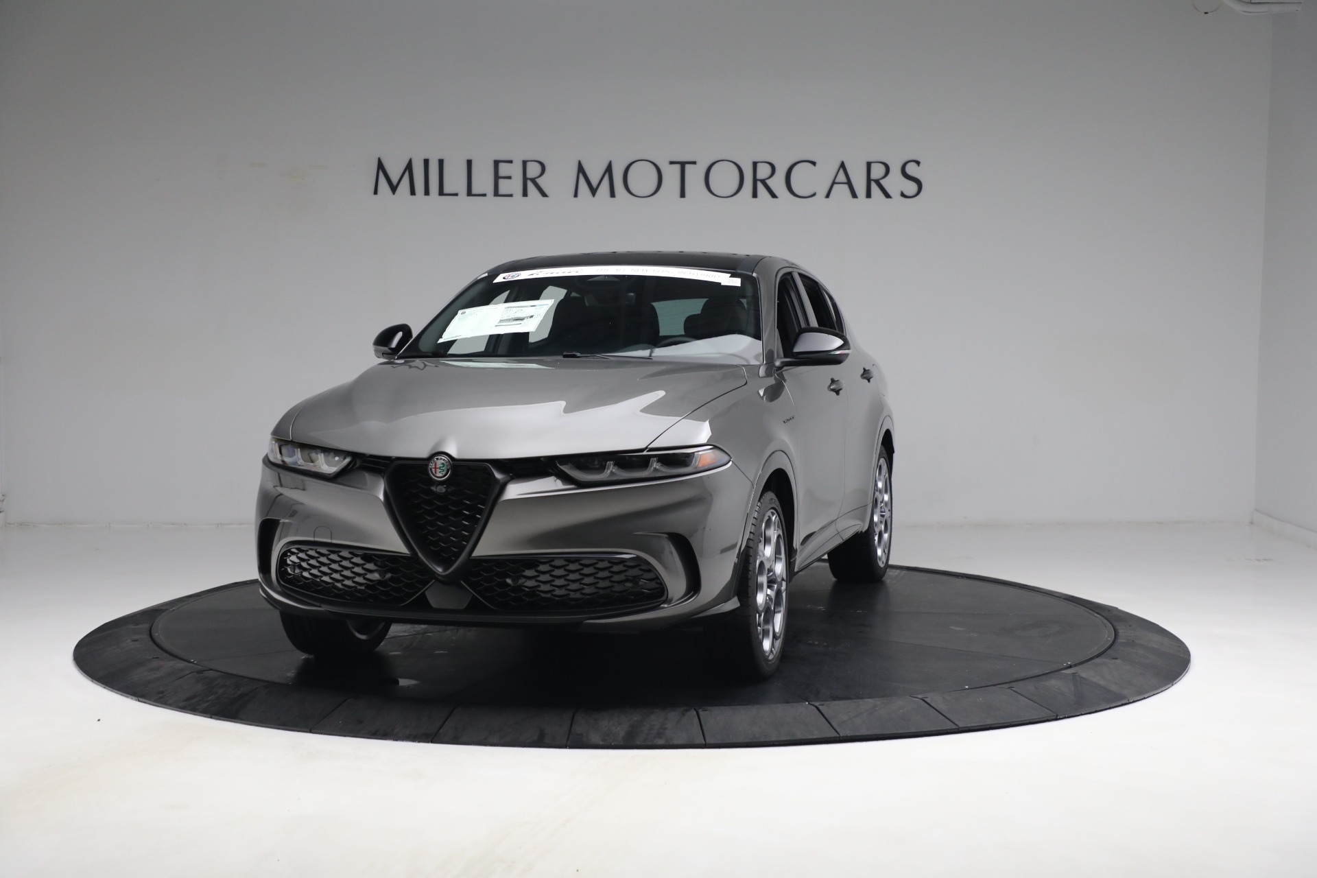 New 2024 Alfa Romeo Tonale Veloce for sale $57,300 at Maserati of Westport in Westport CT 06880 1
