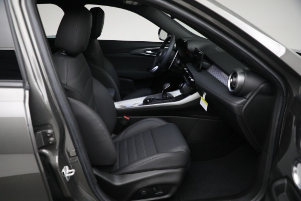 New 2024 Alfa Romeo Tonale Veloce for sale $55,300 at Maserati of Westport in Westport CT 06880 25