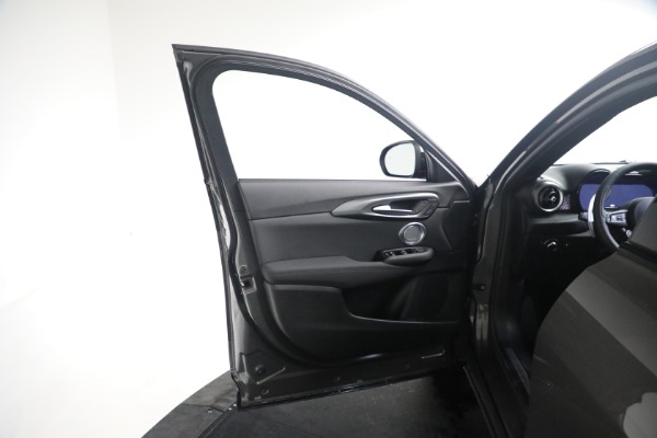 New 2024 Alfa Romeo Tonale Veloce for sale $57,300 at Maserati of Westport in Westport CT 06880 27