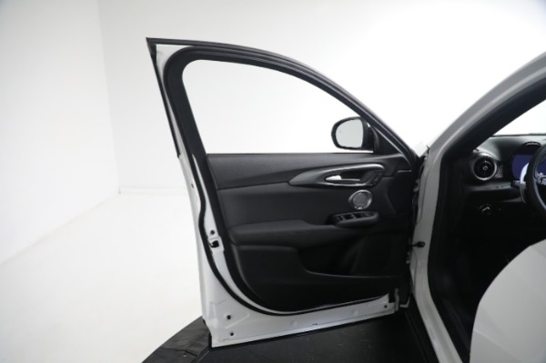 New 2024 Alfa Romeo Tonale Veloce for sale $56,640 at Maserati of Westport in Westport CT 06880 26