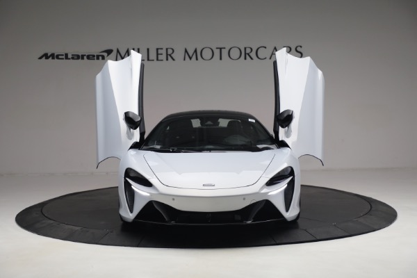 New 2023 McLaren Artura TechLux for sale $279,835 at Maserati of Westport in Westport CT 06880 13