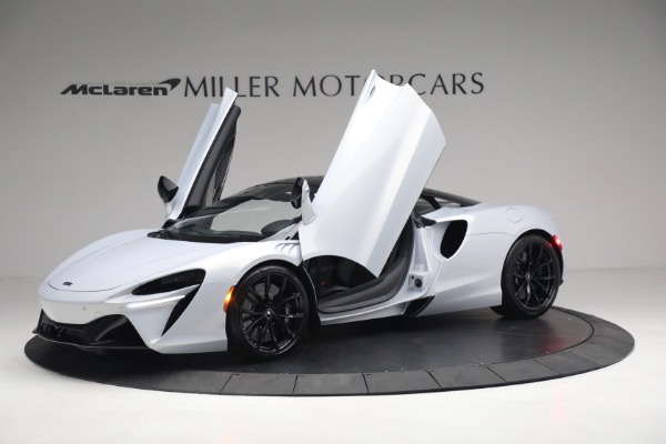 New 2023 McLaren Artura TechLux for sale $279,835 at Maserati of Westport in Westport CT 06880 14