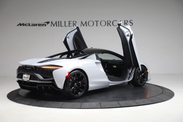 New 2023 McLaren Artura TechLux for sale $279,835 at Maserati of Westport in Westport CT 06880 16