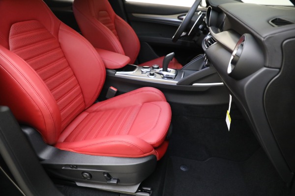 New 2023 Alfa Romeo Stelvio Veloce for sale $48,900 at Maserati of Westport in Westport CT 06880 16