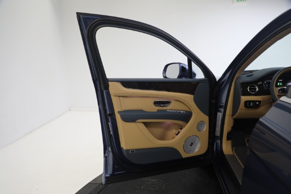 New 2023 Bentley Bentayga Hybrid for sale $250,740 at Maserati of Westport in Westport CT 06880 20