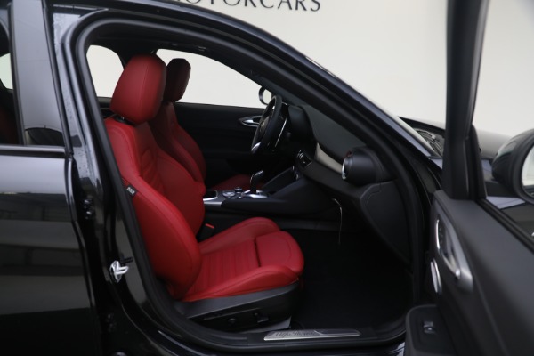 New 2024 Alfa Romeo Giulia Veloce for sale $55,350 at Maserati of Westport in Westport CT 06880 25