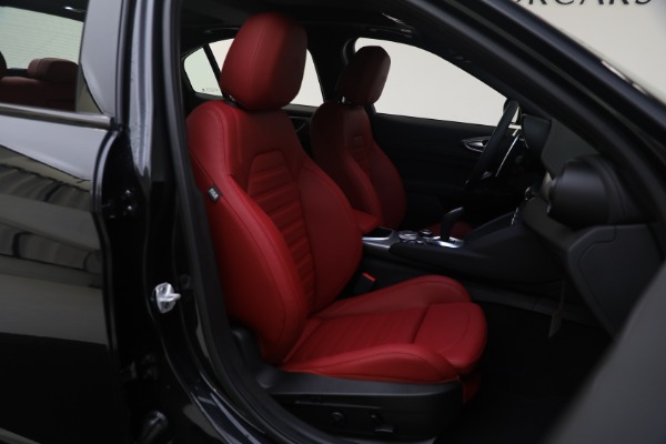 New 2024 Alfa Romeo Giulia Veloce for sale $55,350 at Maserati of Westport in Westport CT 06880 26