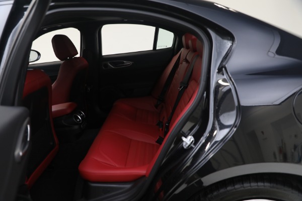New 2024 Alfa Romeo Giulia Veloce for sale $55,350 at Maserati of Westport in Westport CT 06880 27