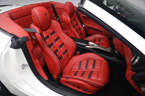 Used 2014 Ferrari California for sale $134,900 at Maserati of Westport in Westport CT 06880 25
