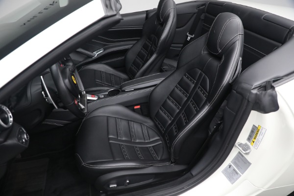 Used 2017 Ferrari California T for sale $151,900 at Maserati of Westport in Westport CT 06880 21
