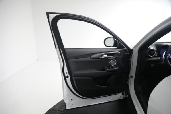 New 2024 Alfa Romeo Tonale Veloce for sale $55,290 at Maserati of Westport in Westport CT 06880 27