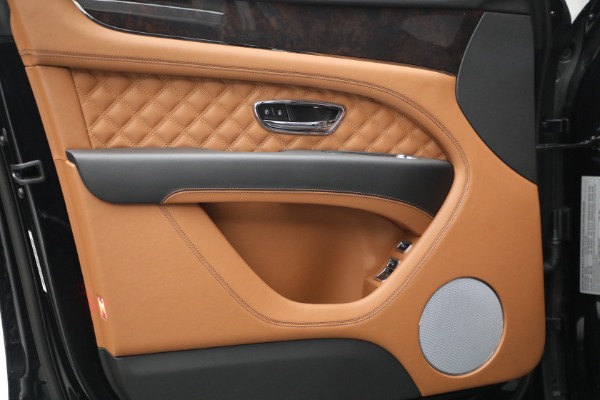 Used 2021 Bentley Bentayga V8 for sale $149,900 at Maserati of Westport in Westport CT 06880 16