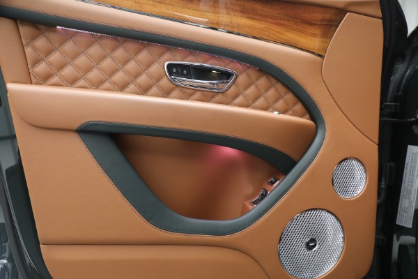 Used 2022 Bentley Bentayga Speed for sale Sold at Maserati of Westport in Westport CT 06880 26