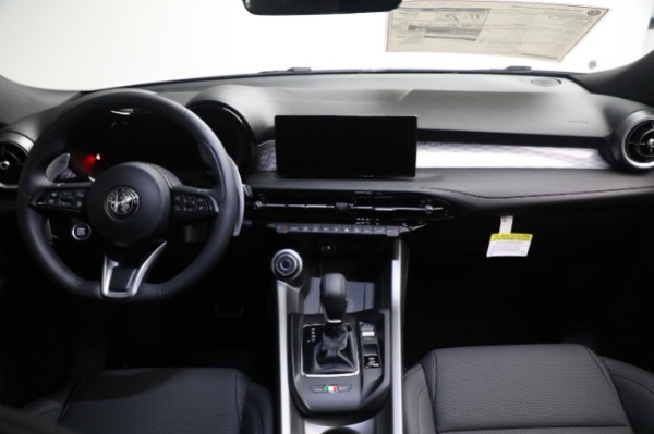 New 2024 Alfa Romeo Tonale Veloce for sale $55,290 at Maserati of Westport in Westport CT 06880 28