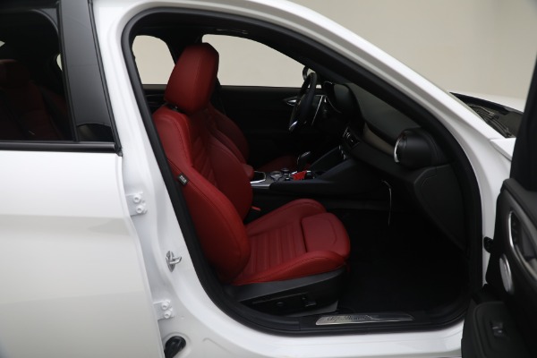 New 2024 Alfa Romeo Giulia Veloce for sale $55,285 at Maserati of Westport in Westport CT 06880 23