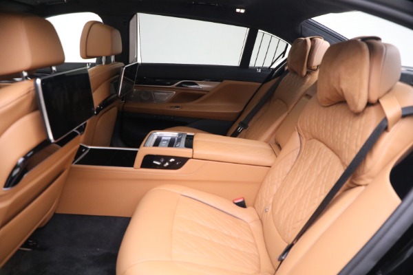 Used 2022 BMW 7 Series ALPINA B7 xDrive for sale $109,900 at Maserati of Westport in Westport CT 06880 24