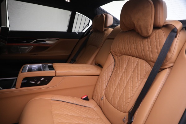 Used 2022 BMW 7 Series ALPINA B7 xDrive for sale $109,900 at Maserati of Westport in Westport CT 06880 25