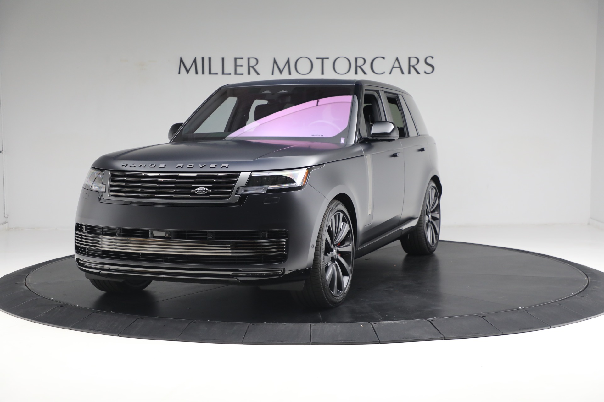 Used 2023 Land Rover Range Rover P530 SV for sale $229,900 at Maserati of Westport in Westport CT 06880 1
