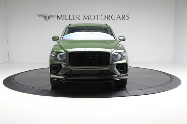 Used 2023 Bentley Bentayga EWB Azure V8 for sale Sold at Maserati of Westport in Westport CT 06880 20