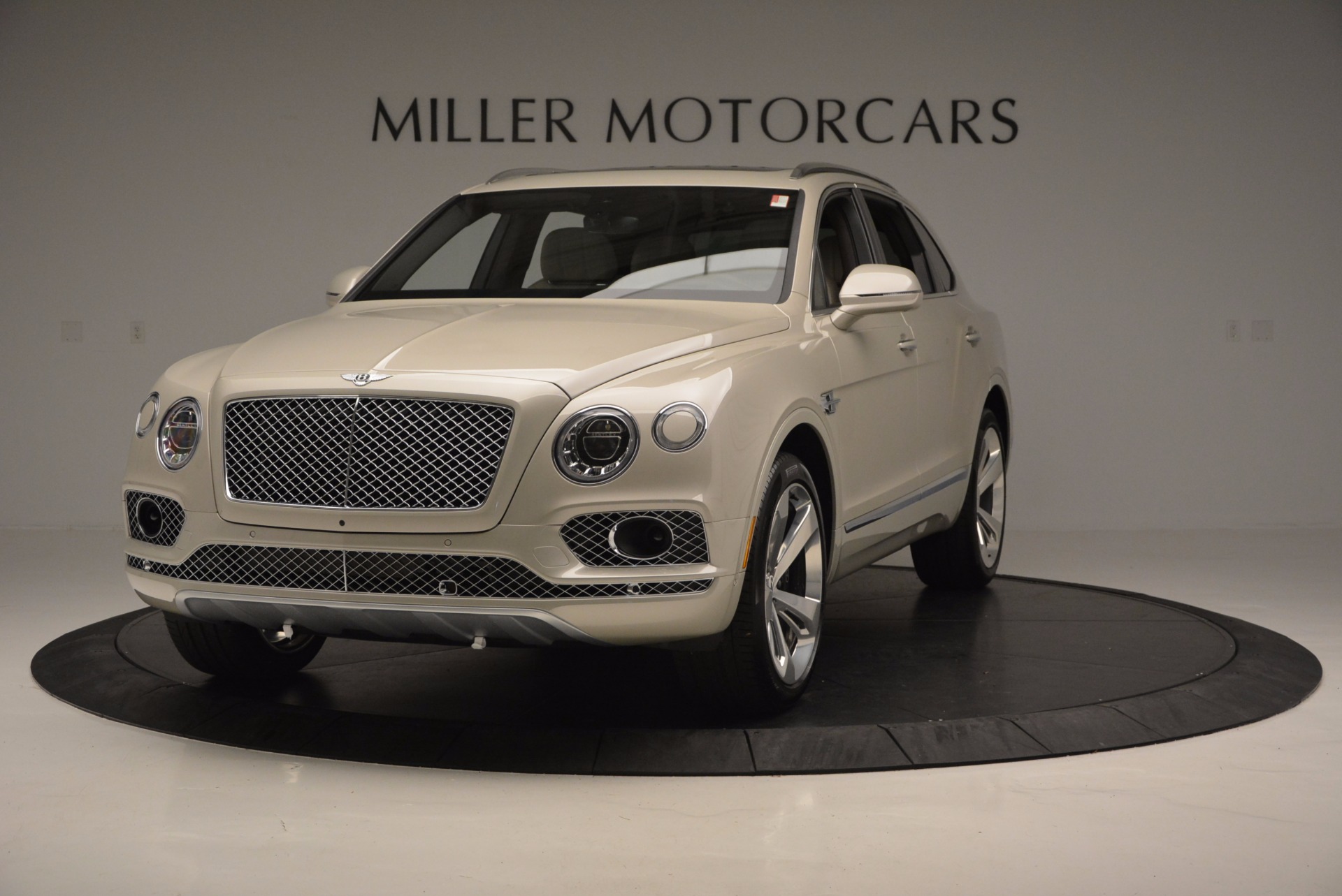 Used 2017 Bentley Bentayga for sale Sold at Maserati of Westport in Westport CT 06880 1