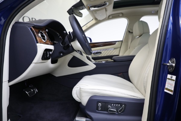 New 2023 Bentley Bentayga Azure Hybrid for sale $224,900 at Maserati of Westport in Westport CT 06880 15