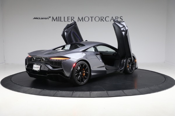 Used 2024 McLaren Artura Performance for sale $185,900 at Maserati of Westport in Westport CT 06880 18