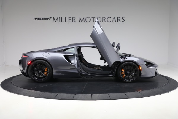 Used 2024 McLaren Artura Performance for sale $185,900 at Maserati of Westport in Westport CT 06880 19