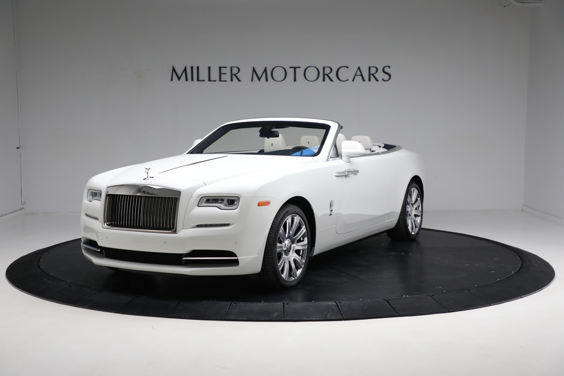 Used 2017 Rolls-Royce Dawn for sale Sold at Maserati of Westport in Westport CT 06880 1