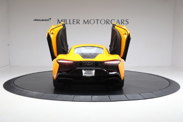 New 2024 McLaren Artura for sale $276,833 at Maserati of Westport in Westport CT 06880 16