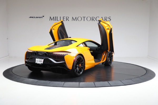New 2024 McLaren Artura for sale $276,833 at Maserati of Westport in Westport CT 06880 17