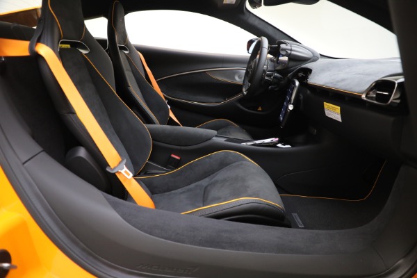 New 2024 McLaren Artura for sale $276,833 at Maserati of Westport in Westport CT 06880 23