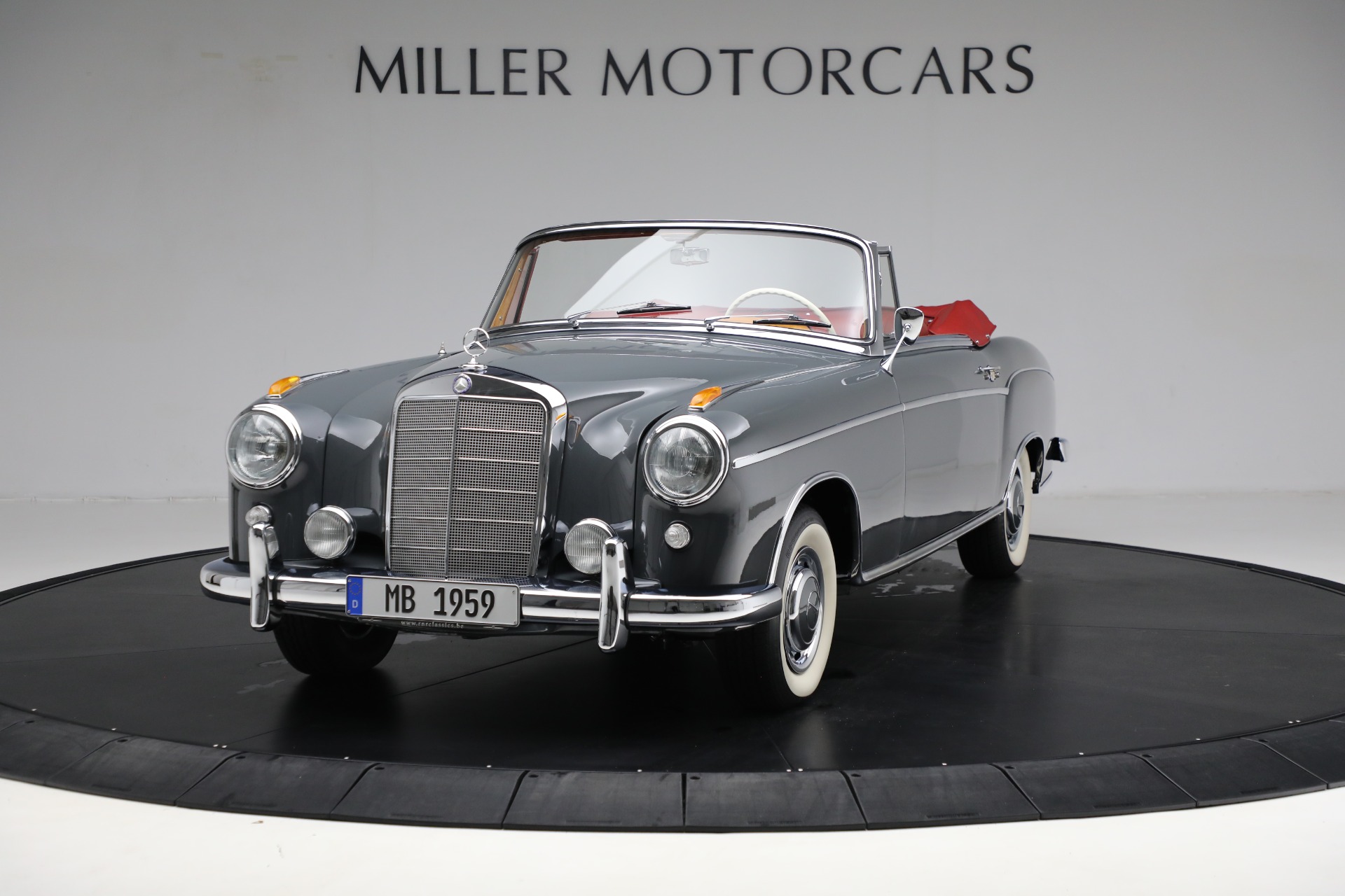 Used 1959 Mercedes-Benz 220 S Ponton Cabriolet for sale $199,900 at Maserati of Westport in Westport CT 06880 1