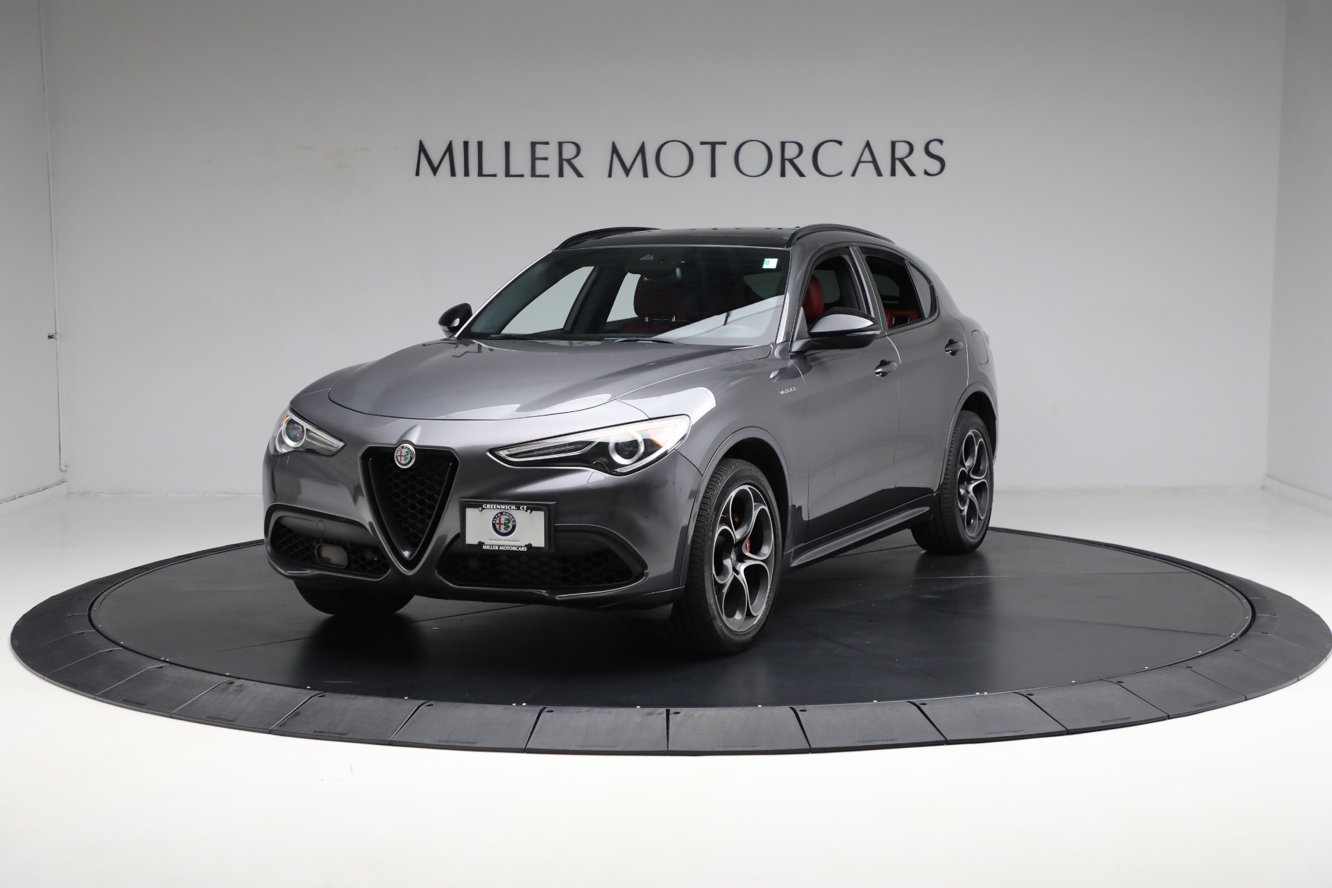 Used 2022 Alfa Romeo Stelvio Veloce for sale $31,900 at Maserati of Westport in Westport CT 06880 1