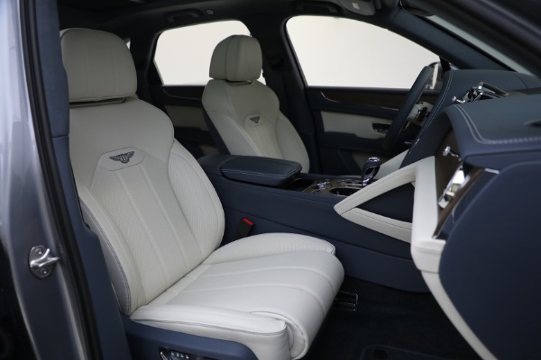 New 2024 Bentley Bentayga V8 for sale $234,190 at Maserati of Westport in Westport CT 06880 21