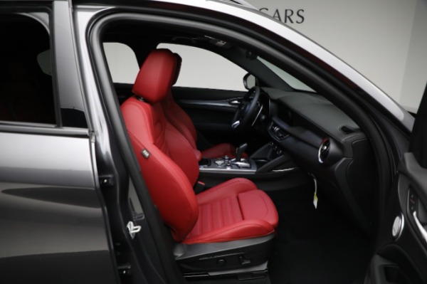 New 2024 Alfa Romeo Stelvio Veloce for sale $58,780 at Maserati of Westport in Westport CT 06880 28