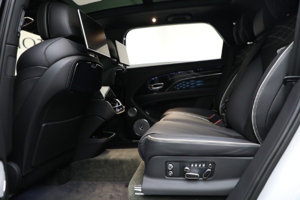 New 2023 Bentley Bentayga EWB Azure V8 First Edition for sale $269,900 at Maserati of Westport in Westport CT 06880 22