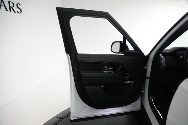 Used 2023 Land Rover Range Rover P530 SV LWB for sale Sold at Maserati of Westport in Westport CT 06880 17