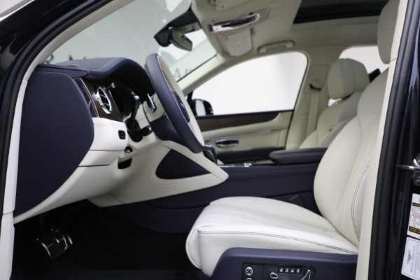 Used 2024 Bentley Bentayga EWB V8 for sale $204,900 at Maserati of Westport in Westport CT 06880 18