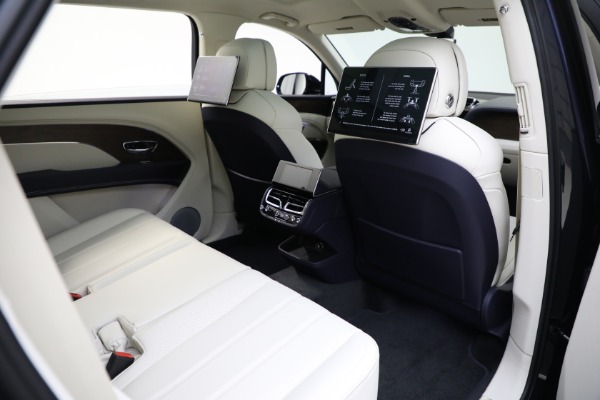 Used 2024 Bentley Bentayga EWB V8 for sale $204,900 at Maserati of Westport in Westport CT 06880 25