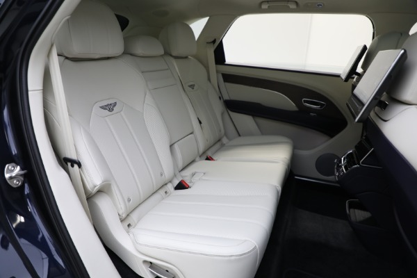 New 2024 Bentley Bentayga EWB V8 for sale $204,900 at Maserati of Westport in Westport CT 06880 27