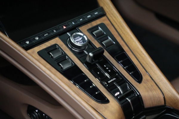 Used 2024 Aston Martin DB12 Volante for sale $279,900 at Maserati of Westport in Westport CT 06880 25