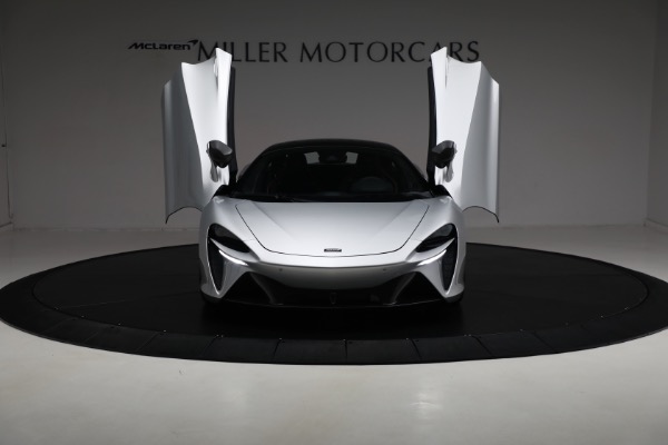 New 2023 McLaren Artura Vision for sale Sold at Maserati of Westport in Westport CT 06880 20