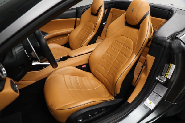 Used 2015 Ferrari California T for sale $142,900 at Maserati of Westport in Westport CT 06880 21